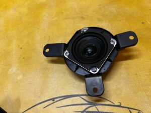 GŁOŚNIK WNĘTRZA KABINY BOSE PRAWY RENAULT KOLEOS II