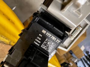 PANEL PRZEŁĄCZNIK SZYB TUNELU ŚRODKOWEGO PRAWY CITROEN DS7 CROSSBACK X74 EU