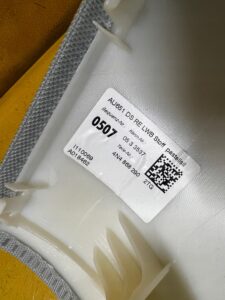 POSZYCIE OSŁONA OBUDOWA SŁUPKA D TYŁ PRAWY AUDI A8 D5 LONG 2TG