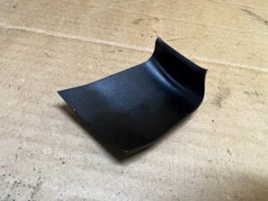 OSŁONA ZAŚLEPKA MASKOWNICA BAGAŻNIKA LEWA AUDI A8 D5