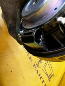 DESKA KONSOLA AIRBAG PODUSZKA PASAŻERA BIAŁA NIĆ JAGUAR E-PACE X540 EU