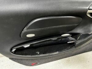 BOCZEK TAPICERKA DRZWI CPRZÓD SKÓRA PORSCHE CARRERA 911 996
