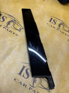 LISTWA OSŁONA PIONOWA DRZWI PRZÓD PRAWY PRAWA PORSCHE CAYENNE II 7P5