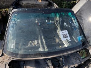 SZYBA PRZÓD CZOŁOWA ANTENA PORSCHE CARRERA 911 996 2000R