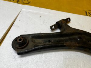 WAHACZ PRZÓD PRAWY DOLNY RENAULT KOLEOS II