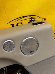 TAPICERKA BOCZEK DRZWI TYŁ LEWY RANGE ROVER VOGUE L405 ALMOND MERIDIAN EU