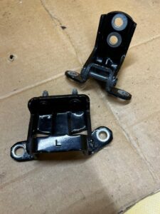 KOMPLET ZAWIASY DRZWI TYŁ LEWY RENAULT KOLEOS II