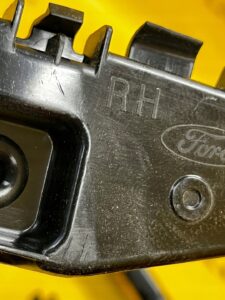 KOMPLET ŚLIZG MOCOWANIE WSPORNIK ZDERZAKA TYŁ PRAWY LEWY FORD KUGA MK3