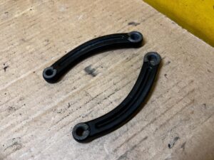 MOCOWANIE WSPORNIK MECHANIZMU DACHU PRAWY PORSCHE CARRERA 911 996 CABRIO