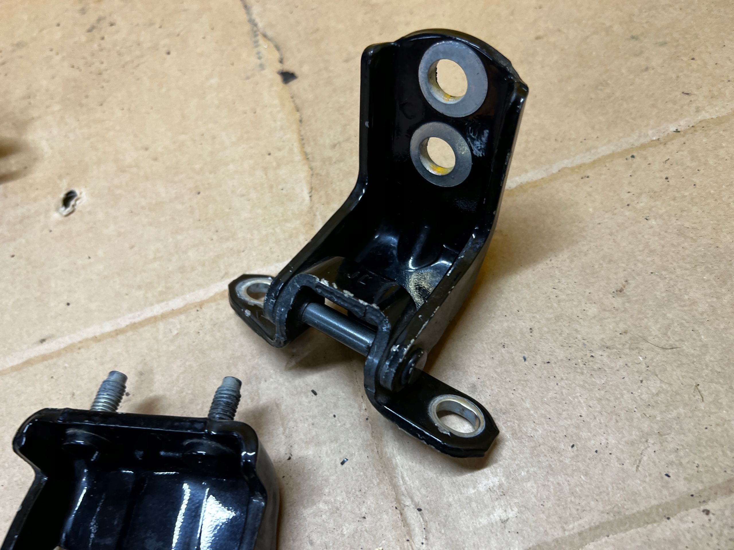 KOMPLET ZAWIASY DRZWI TYŁ LEWY RENAULT KOLEOS II