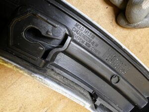 NAKŁADKA LISTWA NA BŁOTNIK BŁOTNIKA PRZÓD PRAWY PDC FORD KUGA MK2 LIFT