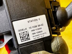 PAJĄK MANETKI PRZEŁĄCZNIK ZESPOLONY WYBIERAK SKRZYNI MERCEDES GLS X166