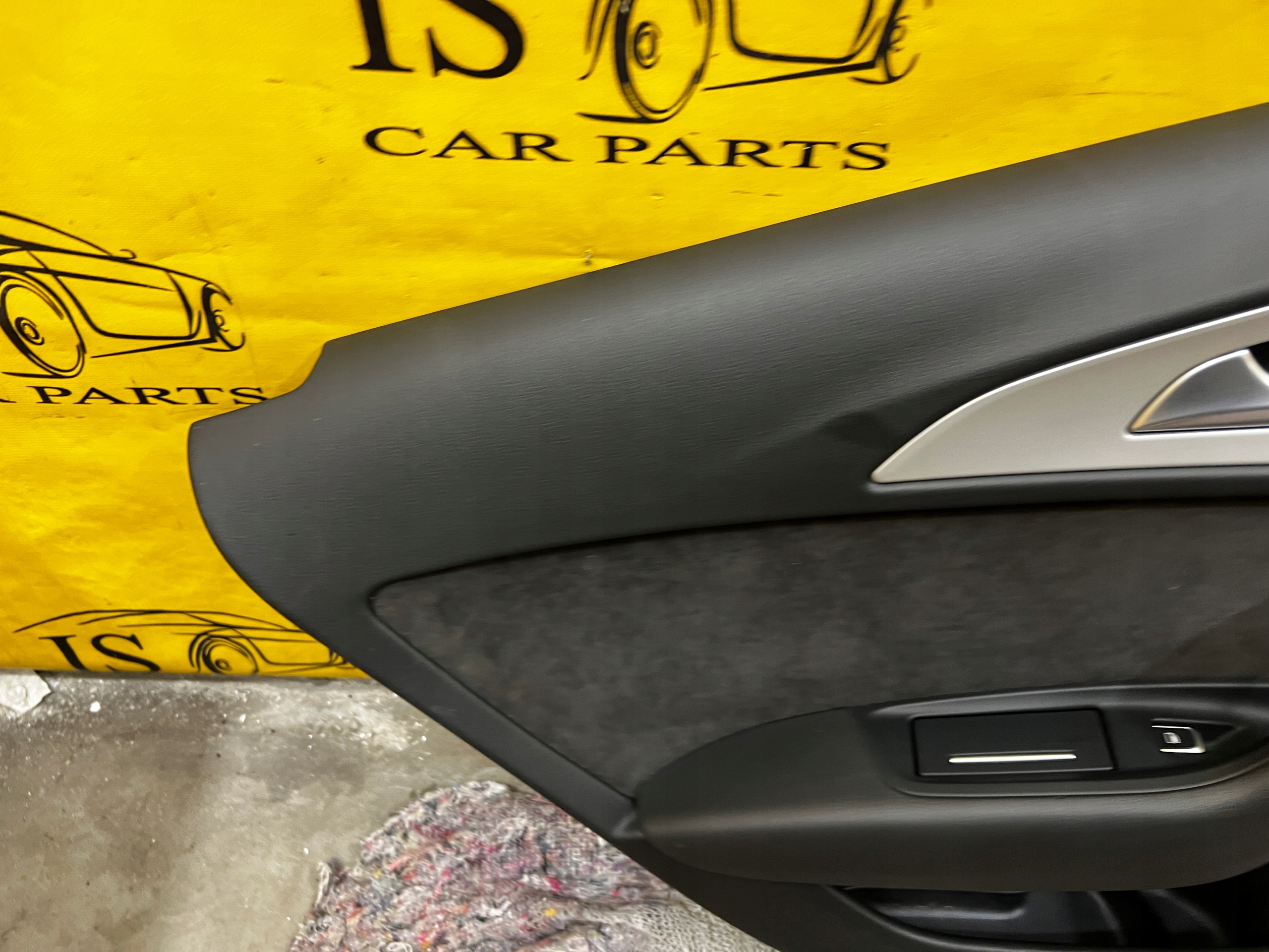 TAPICERKA BOCZEK DRZWI TYŁ LEWY ALCANTARA BOSE AUDI A6 C7 LIFT 4G