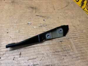 WSPORNIK MOCOWANIE BŁOTNIKA PRZÓD PRAWY AUDI A8 D5 LY9T