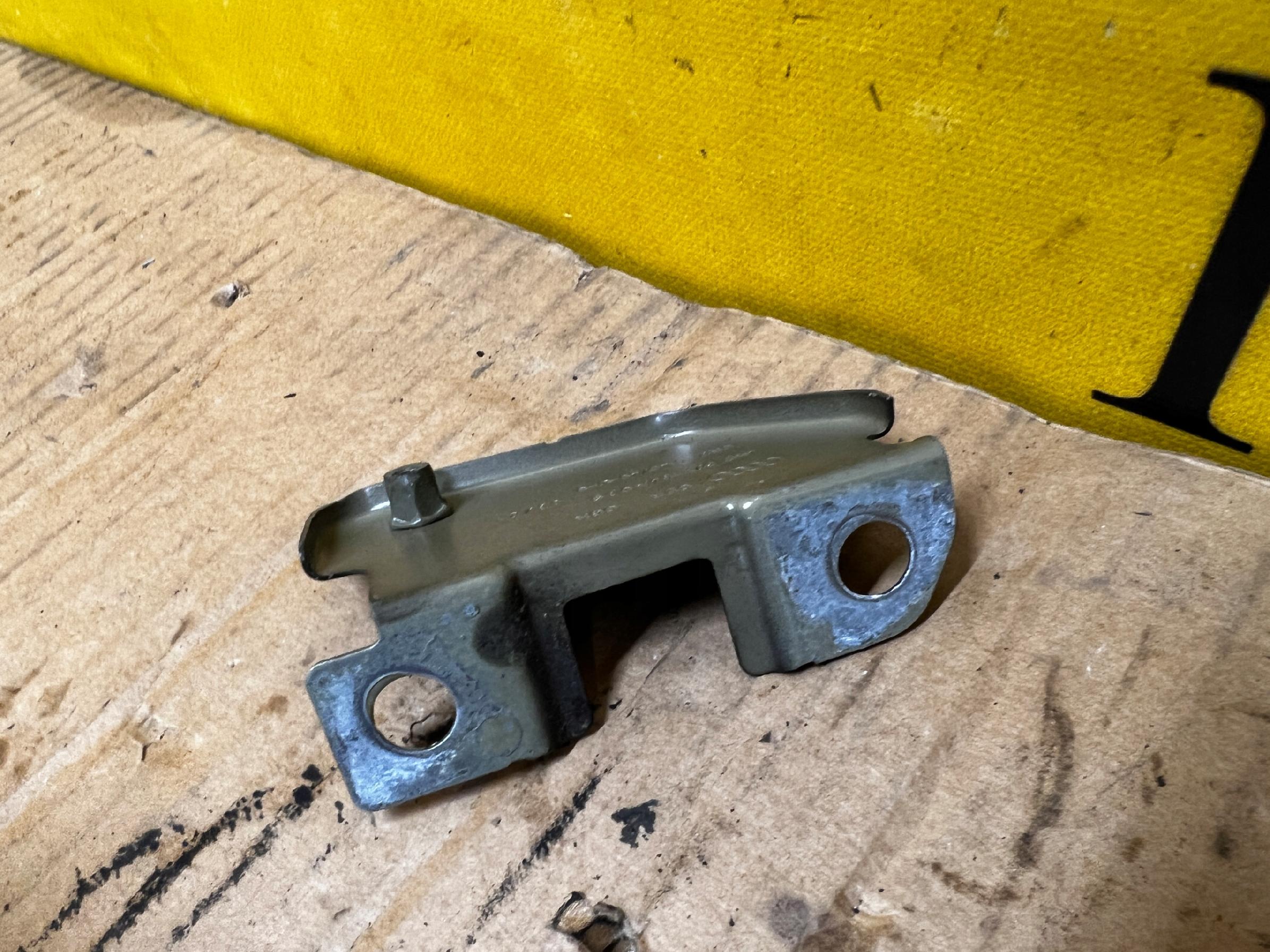 WSPORNIK MOCOWANIE BŁOTNIKA PRZÓD PRAWY AUDI A8 D5 LY9T