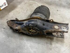 WAHACZ MIECH AIRMATIC TYŁ LEWY MERCEDES CLS W218