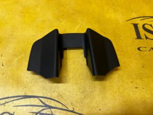 OSŁONA ZAŚLEPKA SZYNY PROWADNICY FOTELA TYŁ 2 RZĘDU FORD BRONCO 21-