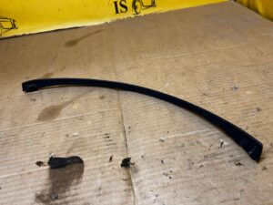 NAKŁADKA LISTWA KRAWĘDZI NADKOLA PRZÓD LEWY LEWA AUDI Q7 II 4M