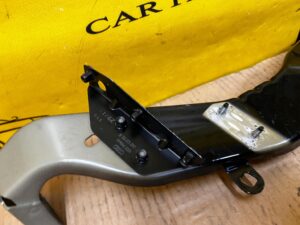 WSPORNIK MOCOWANIE BŁOTNIKA PRZÓD LEWY AUDI A8 D5 LY9T