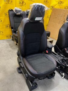 FOTELE PRZÓD TYŁ KANAPA GRZANE TUNEL PODŁOKIETNIK FORD KUGA MK3 ST-LINE EU