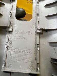 POSZYCIE OSŁONA OBUDOWA SŁUPKA ŚRODKOWEGO B PRAWA RENAULT KOLEOS II