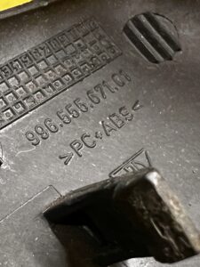 OSŁONA PASA BEZPIECZEŃSTWA PRZÓD LEWY PORSCHE CARRERA 911 996 CABRIO