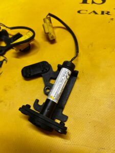 KOMPLET ZAWIASY MASKI POKRYWY SILNIKA NABÓJ NABOJE BMW X6 F16 CARBONSCHWARZ