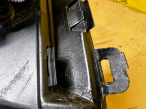 LAMPA PRZECIWMGIELNA HALOGEN KRATKA PRZÓD PRAWA PRAWY LED OPEL ASTRA L VI 6