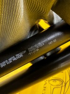 KOMPLET SIŁOWNIKI TELESKOPY KLAPY TYŁ BAGAŻNIKA DACIA SANDERO III