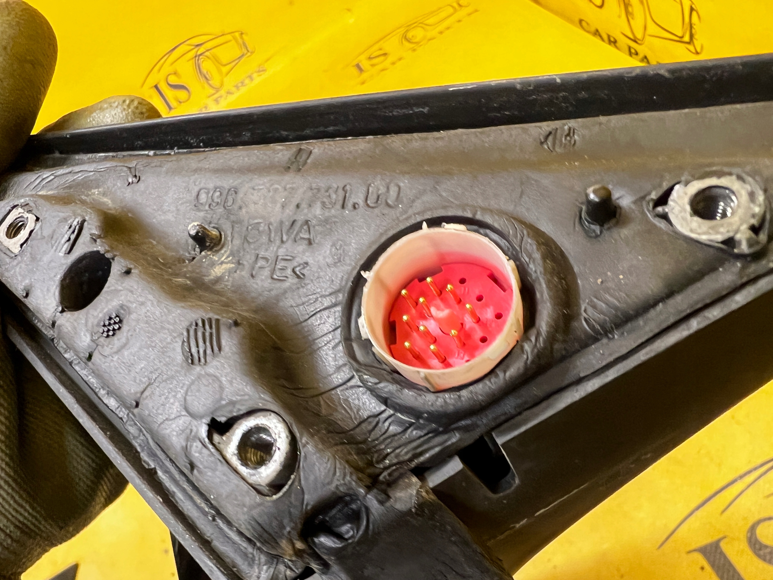 LUSTERKO ZEWNĘTRZNE LEWE 10 PIN PORSCHE CARRERA 911 996 USA L741