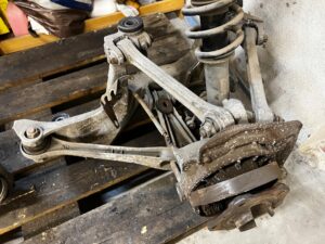 ZWROTNICA AMORTYZATOR WAHACZE TYŁ LEWY PORSCHE CARRERA 911 996 3.4 2WD RWD