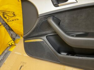 TAPICERKA BOCZEK DRZWI PRZÓD PRAWY ALCANTARA BOSE AUDI A6 C7 LIFT 4G EU