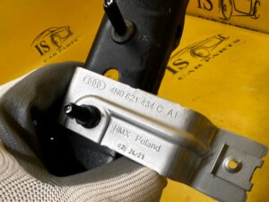 WSPORNIK MOCOWANIE BŁOTNIKA PRZÓD PRAWY AUDI A8 D5 LY9T