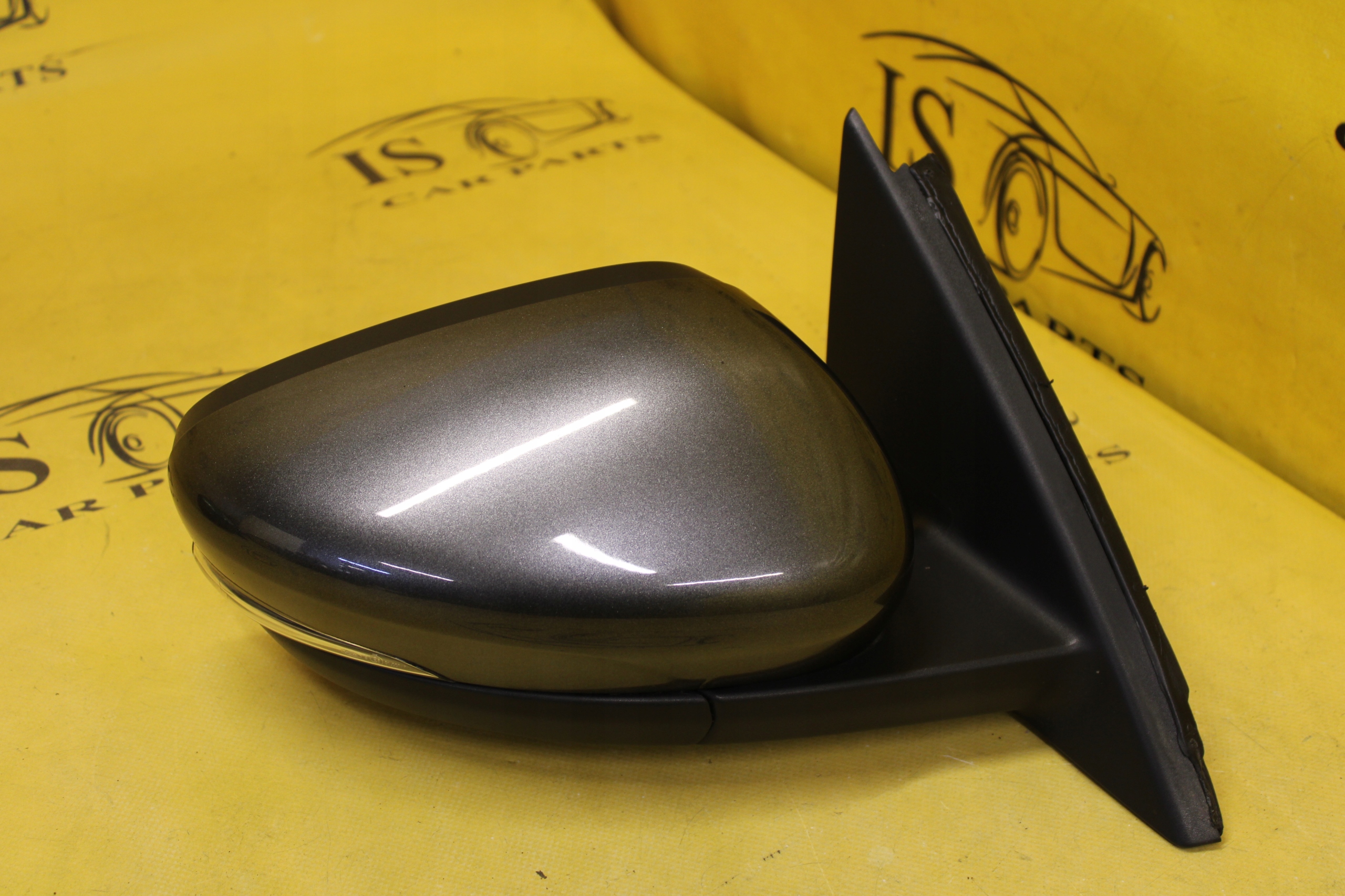 LUSTERKO PRAWE 11 PIN ASYSTENT FORD KUGA MK3 ST-LINE MAGNETIC GREY METALLIC