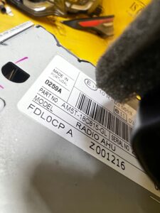 RADIO NAWIGACJA NAVI PANEL RAMKA RADIA CZYTNIK CD FORD FIESTA MK7