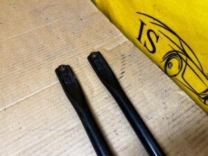 2 X PODPORA ŁĄCZNIK PASA PRZÓD PRZEDNIEGO AUDI A8 D5 LY9T