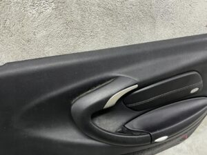 BOCZEK TAPICERKA DRZWI PRAWY PRZÓD SKÓRA PORSCHE CARRERA 911 996