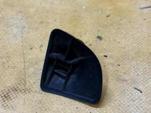 RĄCZKA SKŁADANIA OPARCIA KANAPY TYŁ PRAWY PORSCHE CARRERA 911 996 CABRIO