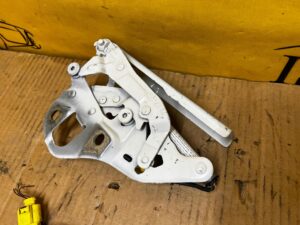 KOMPLET ZAWIASY MASKI POKRYWY SILNIKA NABÓJ NABOJE AUDI Q7 II 4M