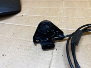 CIĘGNO LINKA OTWIERANIA MASKI POKRYWY SILNIKA RENAULT KOLEOS II