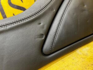 OSŁONA TAPICERKA BOCZEK TUNELU ŚRODKOWEGO SKÓRA PRAWA PRAWY AUDI A8 D4