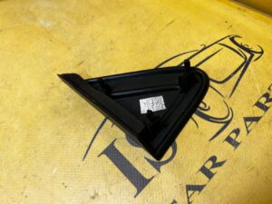 LISTWA TRÓJKĄT BŁOTNIKA PRZÓD LEWY LEWA DACIA SANDERO III