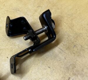 MOCOWANIE WSPORNIK MECHANIZMU DACHU LEWY PORSCHE CARRERA 911 996 CABRIO