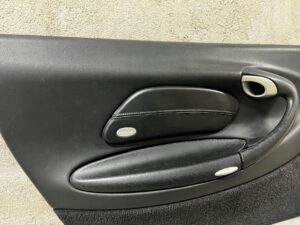 BOCZEK TAPICERKA DRZWI CPRZÓD SKÓRA PORSCHE CARRERA 911 996