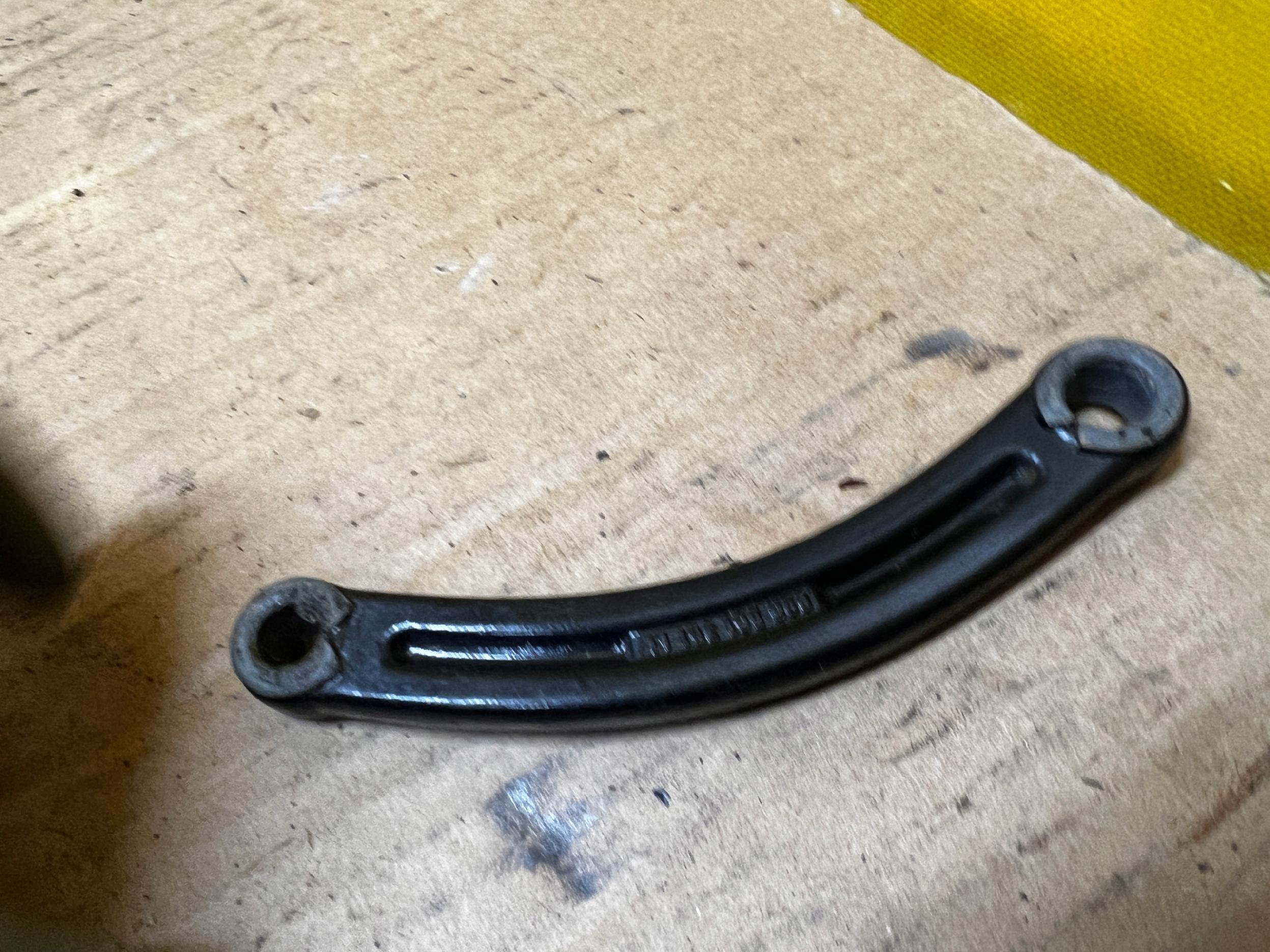 MOCOWANIE WSPORNIK MECHANIZMU DACHU LEWY PORSCHE CARRERA 911 996 CABRIO