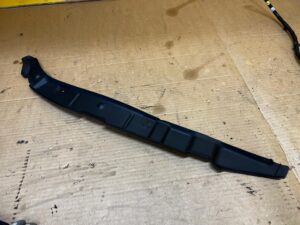 KPL ELEMENT ZAMYKAJĄCY OSŁONA BŁOTNIKA PRZÓD PRAWA LEWA AUDI Q7 II 4M