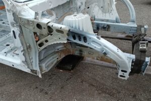 ĆWIARTKA PODŁUŻNICA FARTUCH KIELICH PRZÓD PRAWY FORD EXPLORER VI MK6 EU