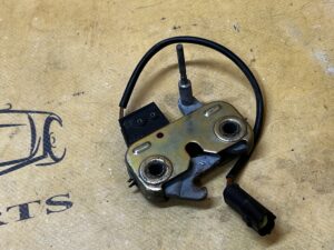 ZAMEK MASKI KLAPY POKRYWY TYŁ PORSCHE CARRERA 911 996