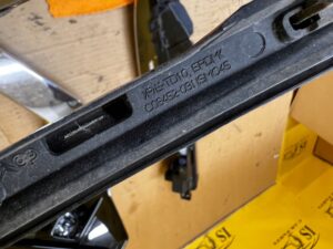 RAMKA LISTWA LAMPY DRL PRZÓD PRAWY CHROM CITROEN C4 GRAND PICASSO II