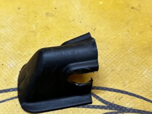 ZAŚLEPKA OSŁONA ZAWIASU FOTELA KANAPY TYŁ PORSCHE CARRERA 911 996 CABRIO